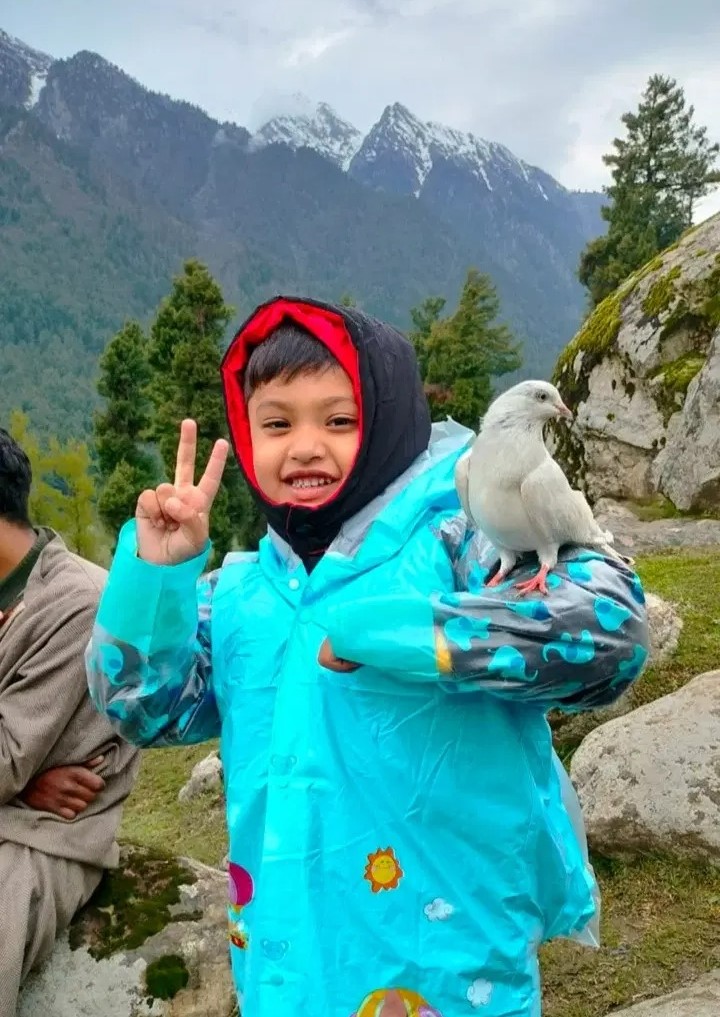 Exploring a Life Unknown- Sanjana’s Beautiful Family Trip to Kashmir