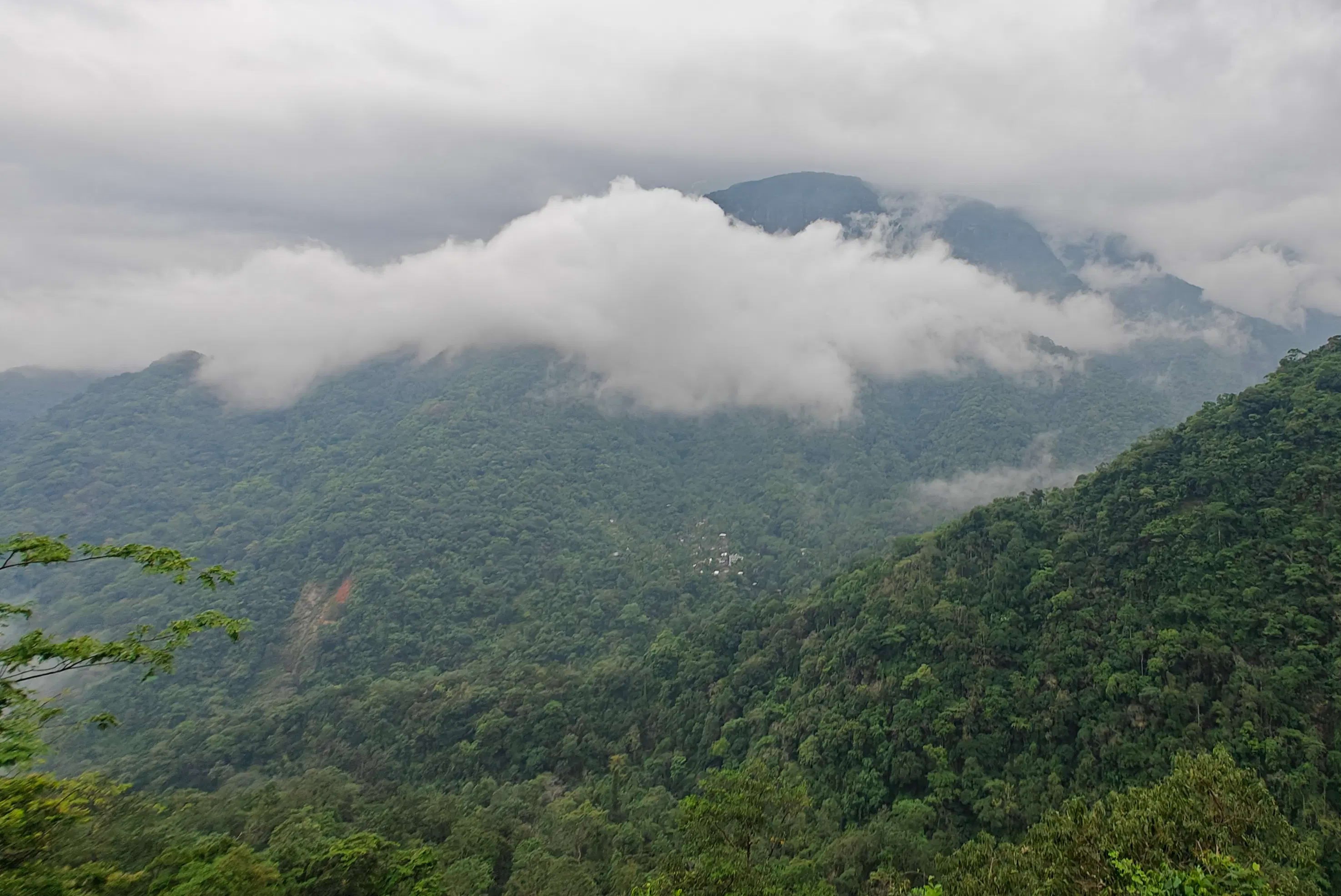 In the Lap of Nature: Hansraj’s Thrillophilia Review of His Family Trip to Meghalaya