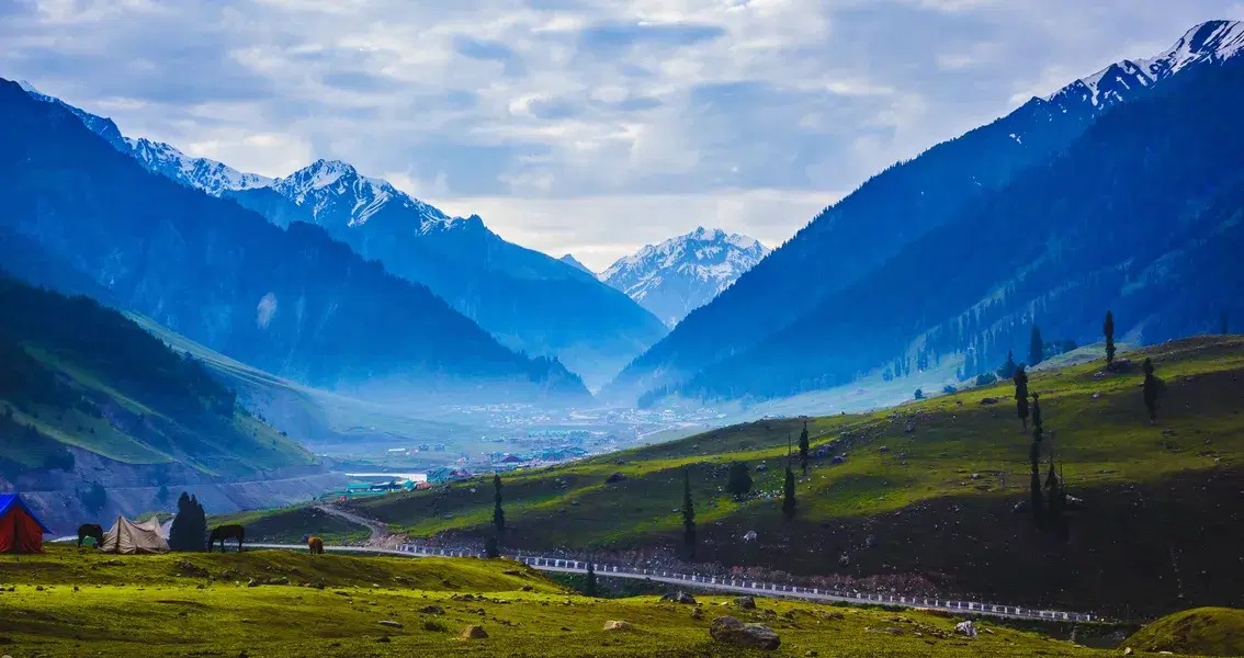 Kashmir Through the Eyes of Shreya Bhowmick: A Thrillophilia Traveller’s Review